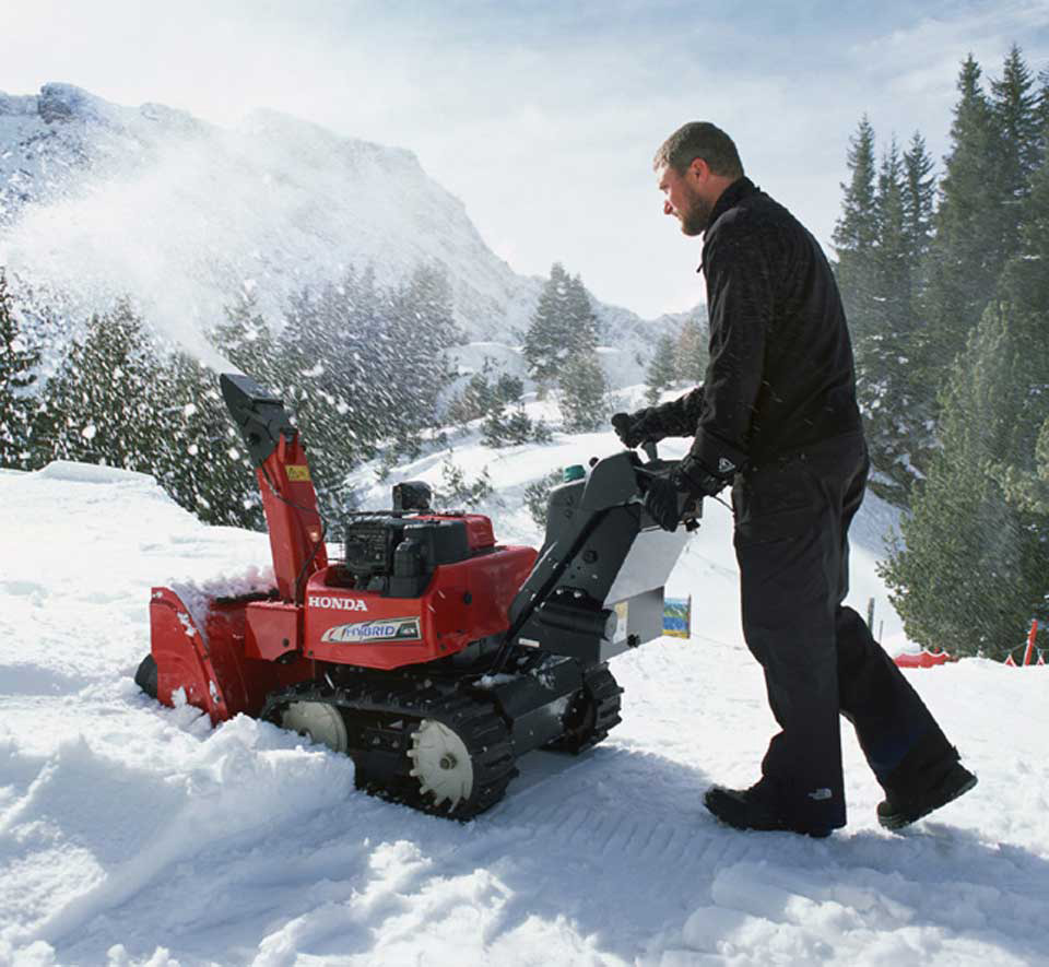 Первый гибридный снегоуборщик сделала именно Honda (Хонда)